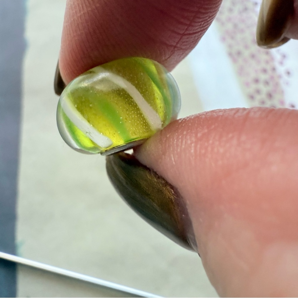 Green and White Swirl Glass Bead
